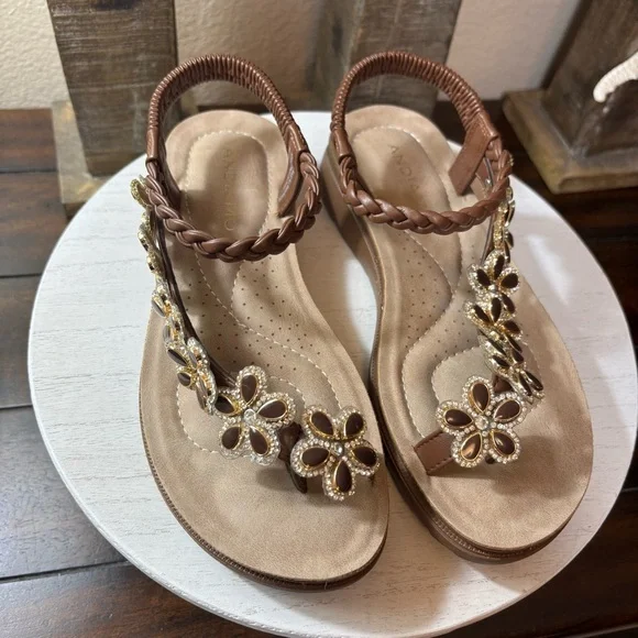 ANDIAMO BROWN SANDALS
Size 5.5
1” heel - Picture 1 of 6